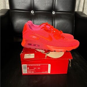 Nike Women’s Air Max 90 Ultra BR